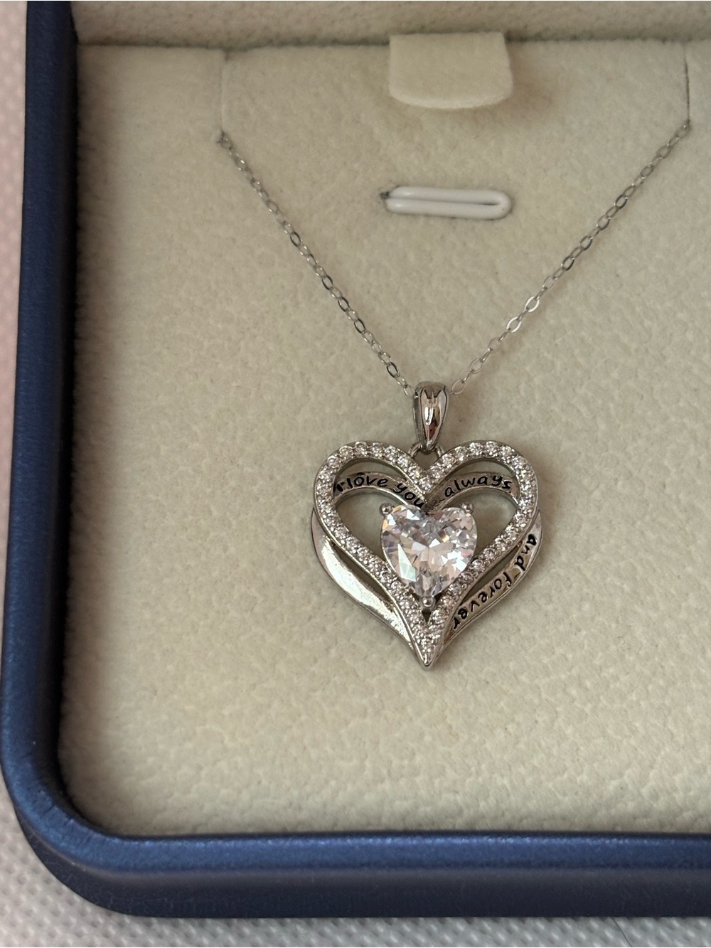 925 sterling Silver Heart Pendant Necklace with moissanite Center